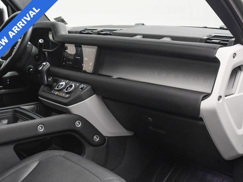 Used 2024 Land Rover Defender 110 S image 19