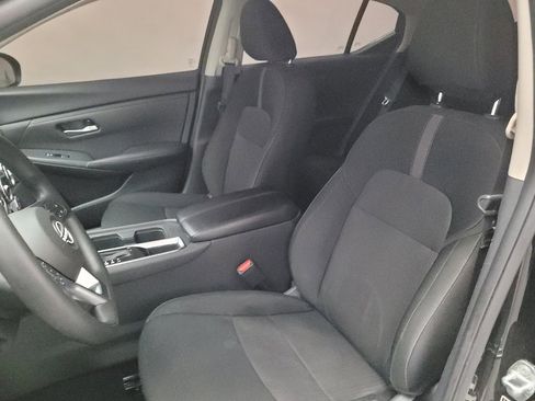 Used 2025 Nissan Sentra SV FWD image 17
