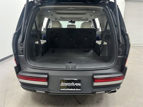 Used 2024 Hyundai Santa Fe Limited image 16