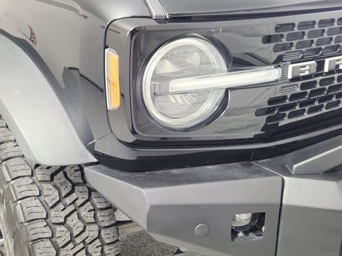 Used 2022 Ford Bronco Wildtrak image 9