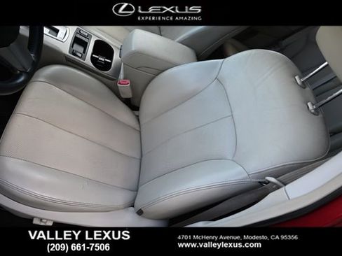 Used 2011 Subaru Outback 2.5i Limited image 12