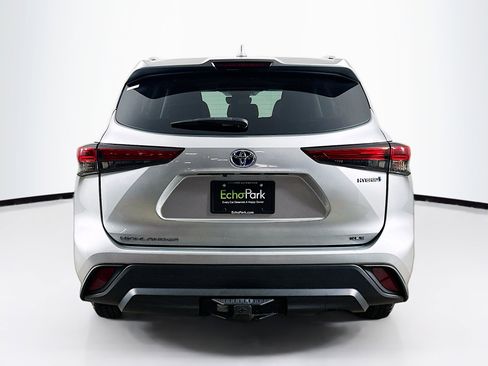 Used 2022 Toyota Highlander XLE image 7
