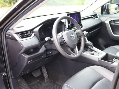 Certified 2024 Toyota RAV4 XLE Premium AWD/4WD image 30