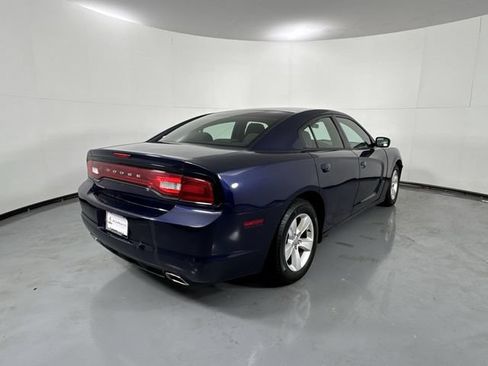 Used 2013 Dodge Charger SE RWD image 32