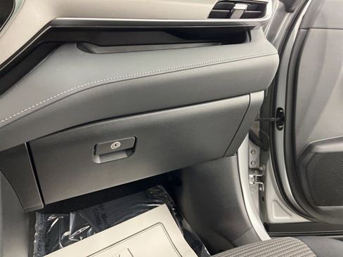 Used 2023 Toyota Highlander L FWD image 35
