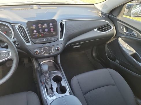 Certified 2025 Chevrolet Malibu LT FWD image 10