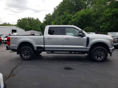 Used 2024 Ford F250 Lariat w/ Sport Appearance Package AWD/4WD image 4