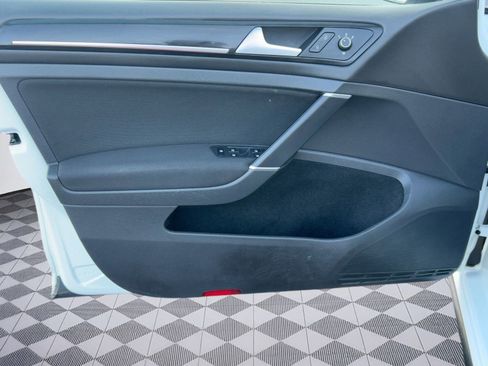 Used 2017 Volkswagen GTI S image 18