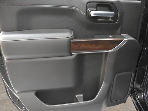 Used 2020 GMC Sierra 1500 SLT image 34