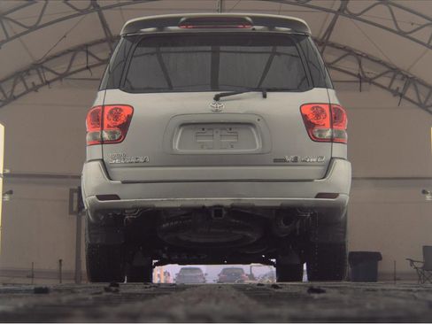 Used 2007 Toyota Sequoia SR5 image 7