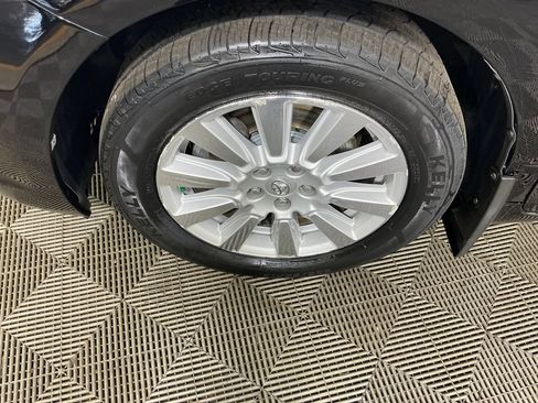 Used 2017 Toyota Sienna XLE AWD/4WD image 6