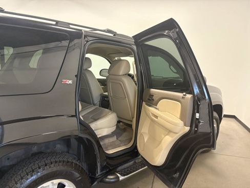 Used 2010 Chevrolet Tahoe LT w/ Luxury Package AWD/4WD image 30