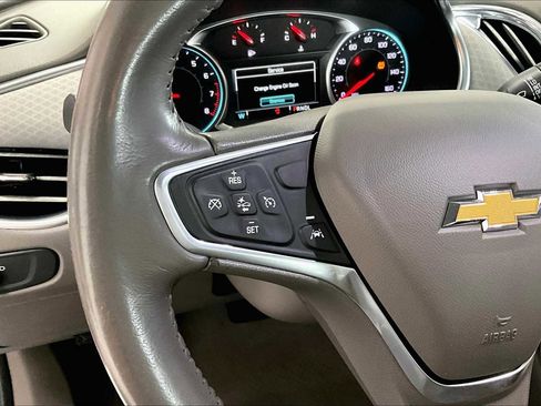 Used 2018 Chevrolet Malibu LT w/ Driver Confidence Package image 19