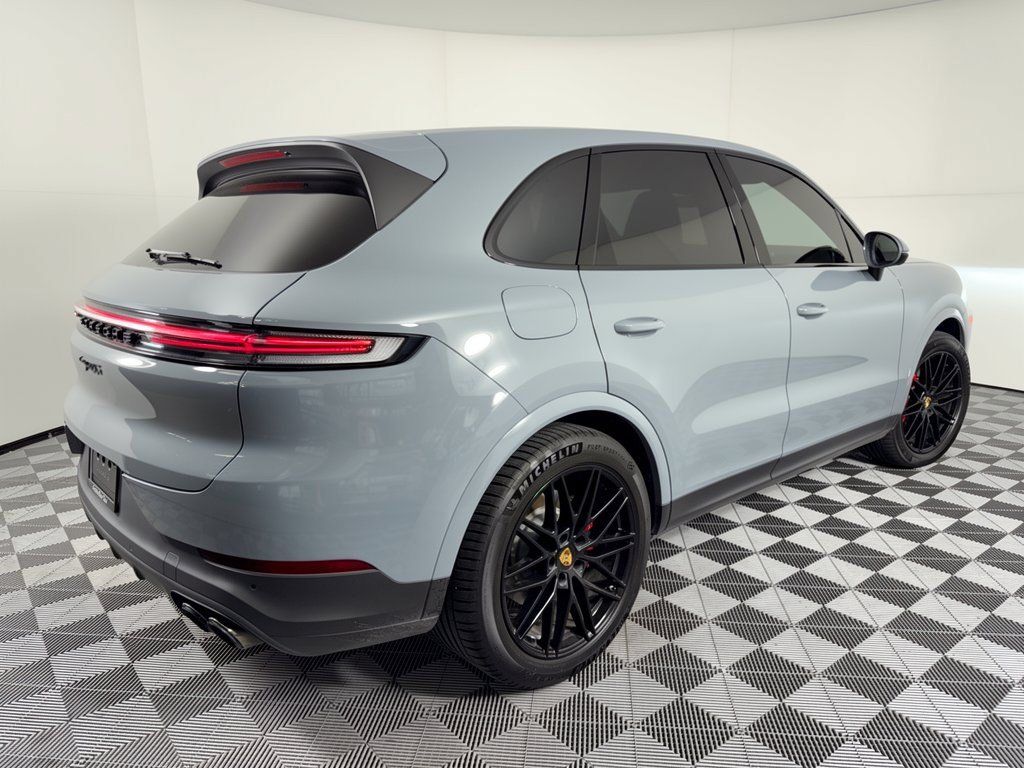 Certified 2024 Porsche Cayenne S AWD/4WD image 9