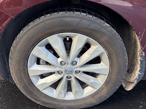 Used 2016 Kia Sedona EX image 16