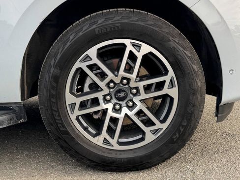 Used 2025 Ford Expedition Active AWD/4WD image 10