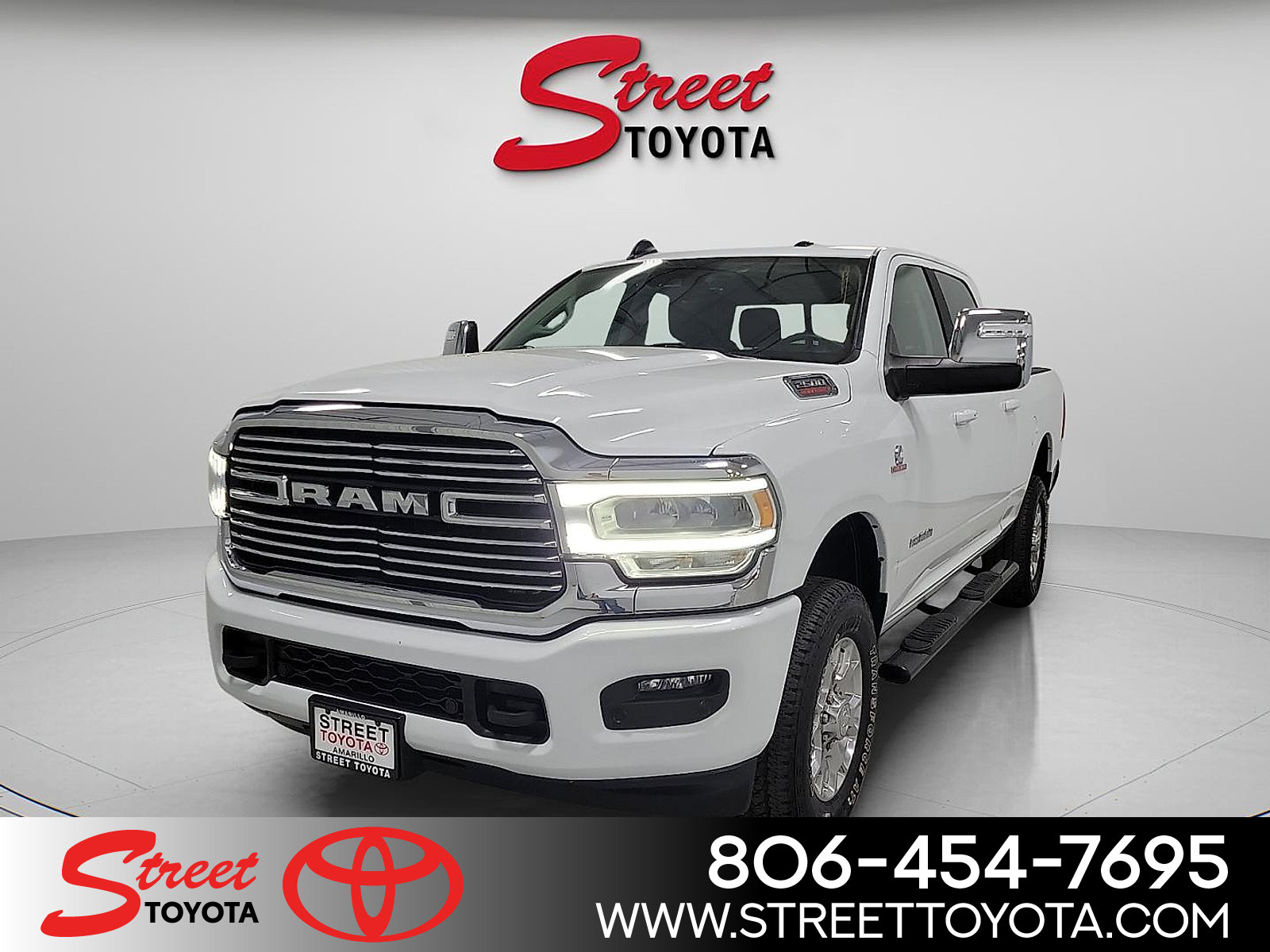 Used 2024 RAM 2500 Laramie w/ Safety Group AWD/4WD image 1