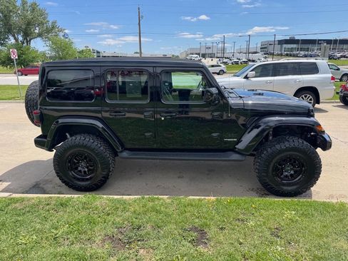 Used 2021 Jeep Wrangler Unlimited Sahara AWD/4WD image 6