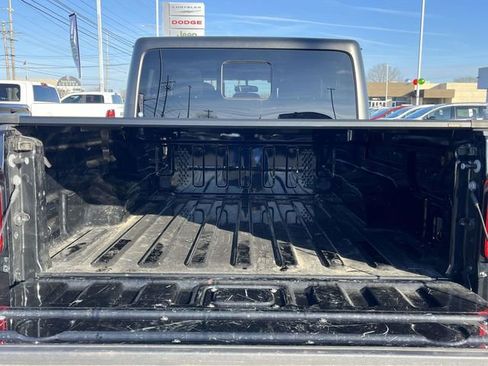 Used 2022 Jeep Gladiator Sport image 20
