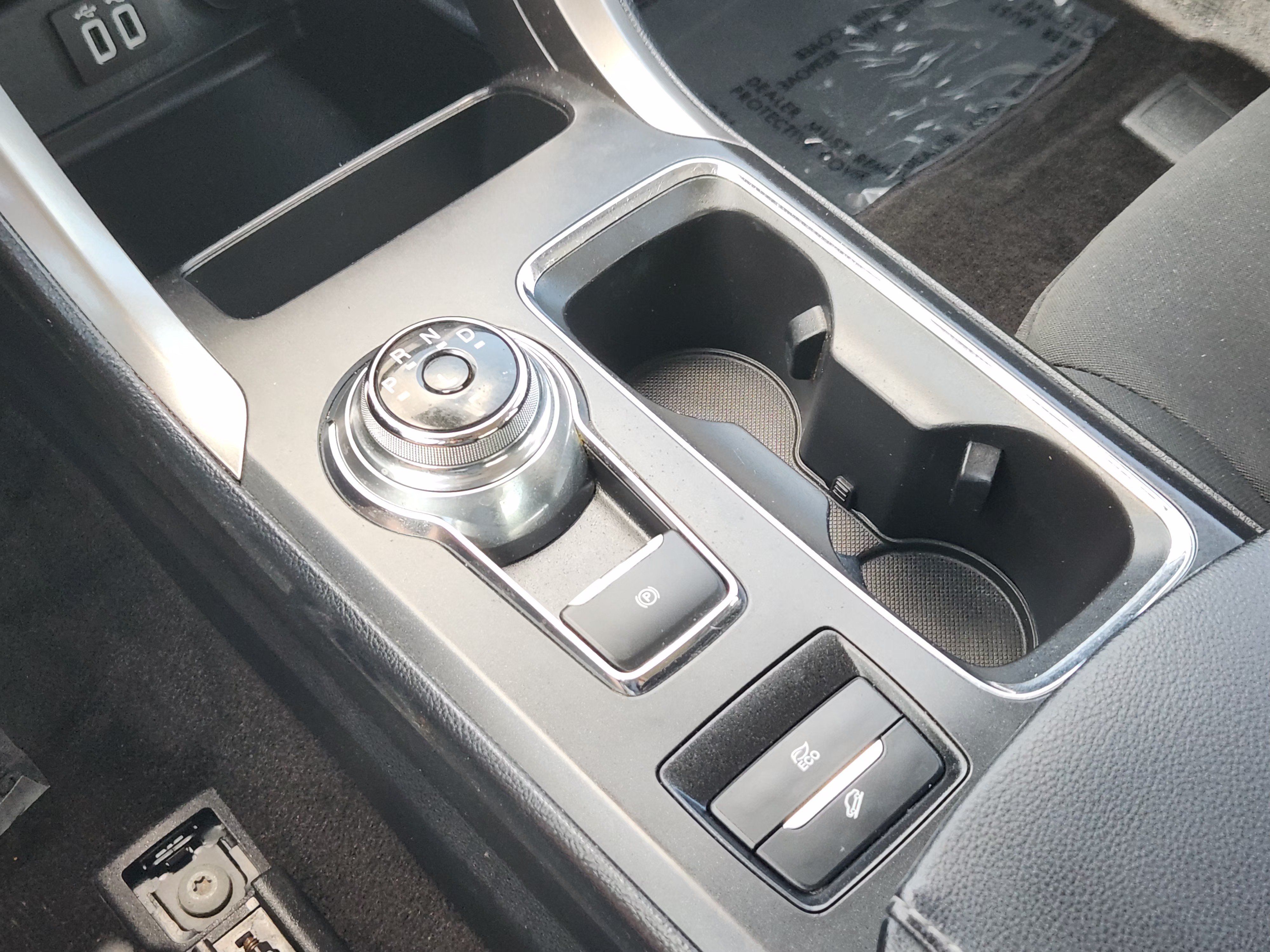 Used 2019 Ford Fusion SE FWD image 21