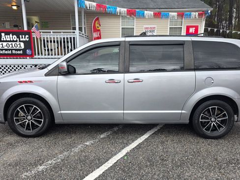 Used 2018 Dodge Grand Caravan GT FWD image 1
