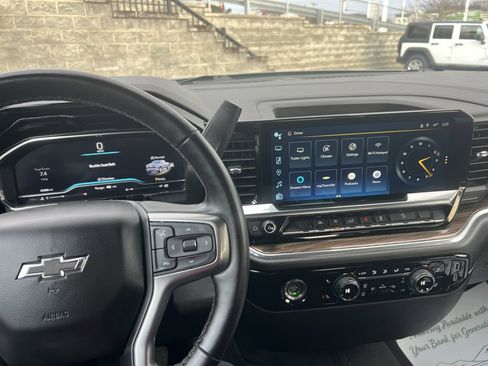 Used 2024 Chevrolet Silverado 1500 RST image 4