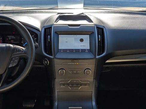 Certified 2020 Ford Edge SE image 18