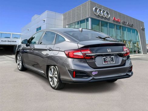 Used 2019 Honda Clarity Touring image 2