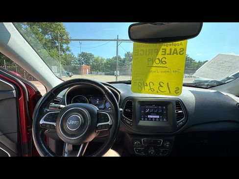 Used 2019 Jeep Compass Limited FWD image 10