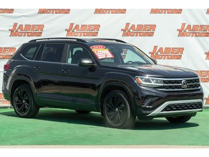 Used 2022 Volkswagen Atlas SE w/ Black Wheel Package