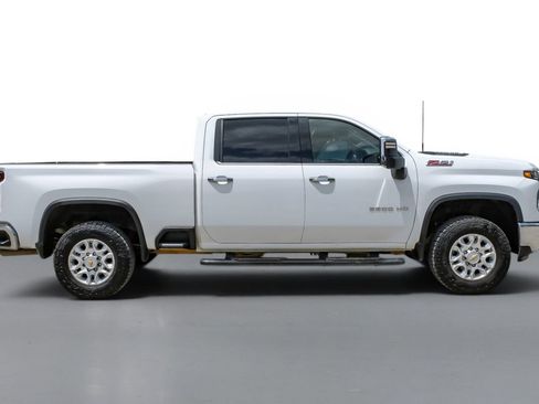 Used 2025 Chevrolet Silverado 2500 LTZ w/ LTZ Convenience Package AWD/4WD image 5