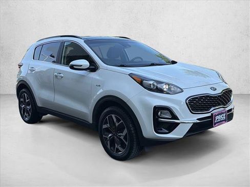 Used 2022 Kia Sportage EX AWD/4WD image 3