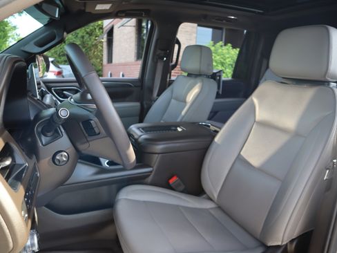 Used 2022 GMC Yukon XL SLT w/ SLT Luxury Package RWD image 30