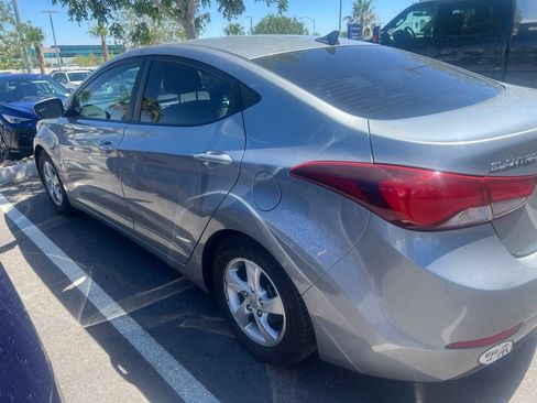 Used 2015 Hyundai Elantra SE FWD image 29