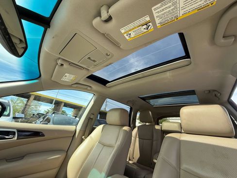 Used 2015 Nissan Pathfinder Platinum w/ Family Entertainment Package FWD image 15