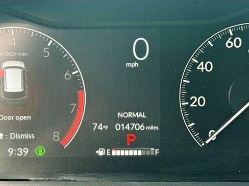 Certified 2025 Honda Pilot Touring image 15
