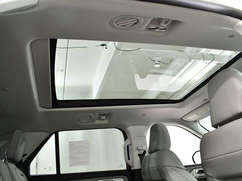 New 2026 Ford Explorer Active w/ Active Comfort Package image 18