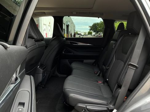 Used 2026 INFINITI QX60 Luxe FWD image 12