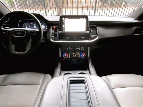 Used 2022 GMC Yukon SLT w/ SLT Premium Package image 15