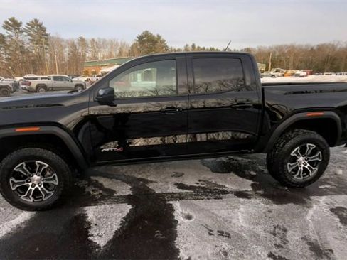 Certified 2024 GMC Canyon AT4 w/ AT4 Premium Package image 5