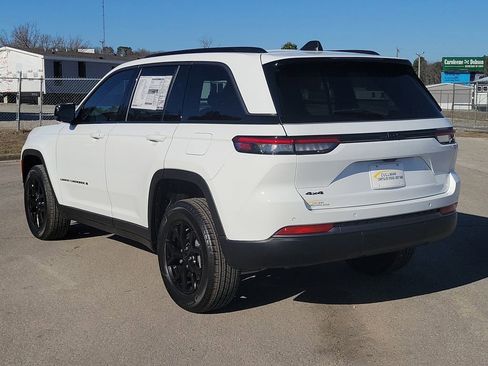 New 2026 Jeep Grand Cherokee Altitude AWD/4WD image 5