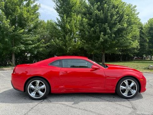 Used 2014 Chevrolet Camaro LT RWD image 2