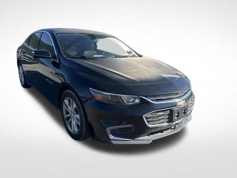 Used 2016 Chevrolet Malibu LT w/ Leather Package FWD image 8