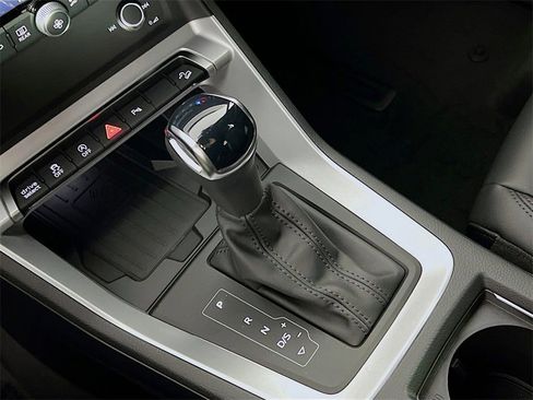 New 2025 Audi Q3 2.0T Premium image 17