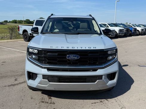 Used 2025 Ford Expedition Max Platinum w/ Platinum Ultimate Package AWD/4WD image 23