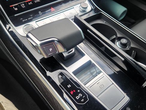 Used 2025 Audi A8 L 3.0T AWD/4WD image 10