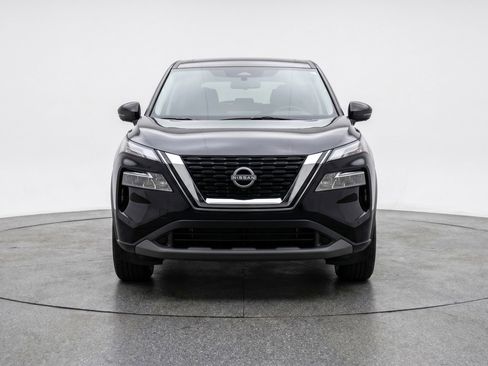 Used 2025 Nissan Rogue SV AWD/4WD image 2