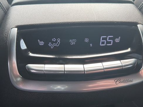 Used 2024 Cadillac XT6 Premium Luxury w/ Technology Package AWD/4WD image 18