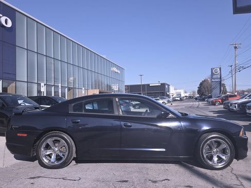 Used 2012 Dodge Charger SE w/ Sport Appearance Group image 5