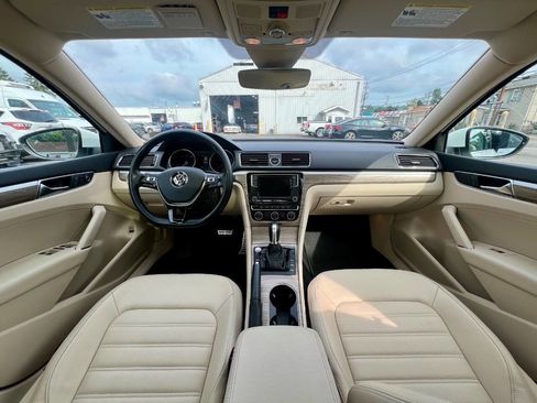 Used 2017 Volkswagen Passat 1.8T SEL Premium image 20